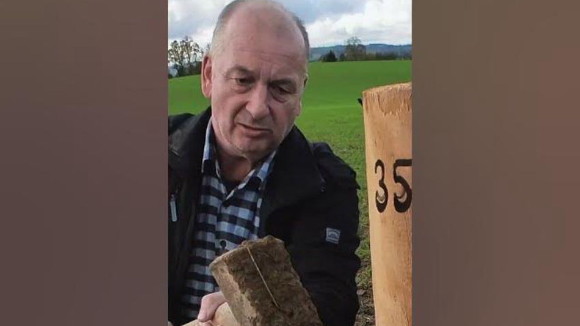 How to Plant a Tree Czech Way