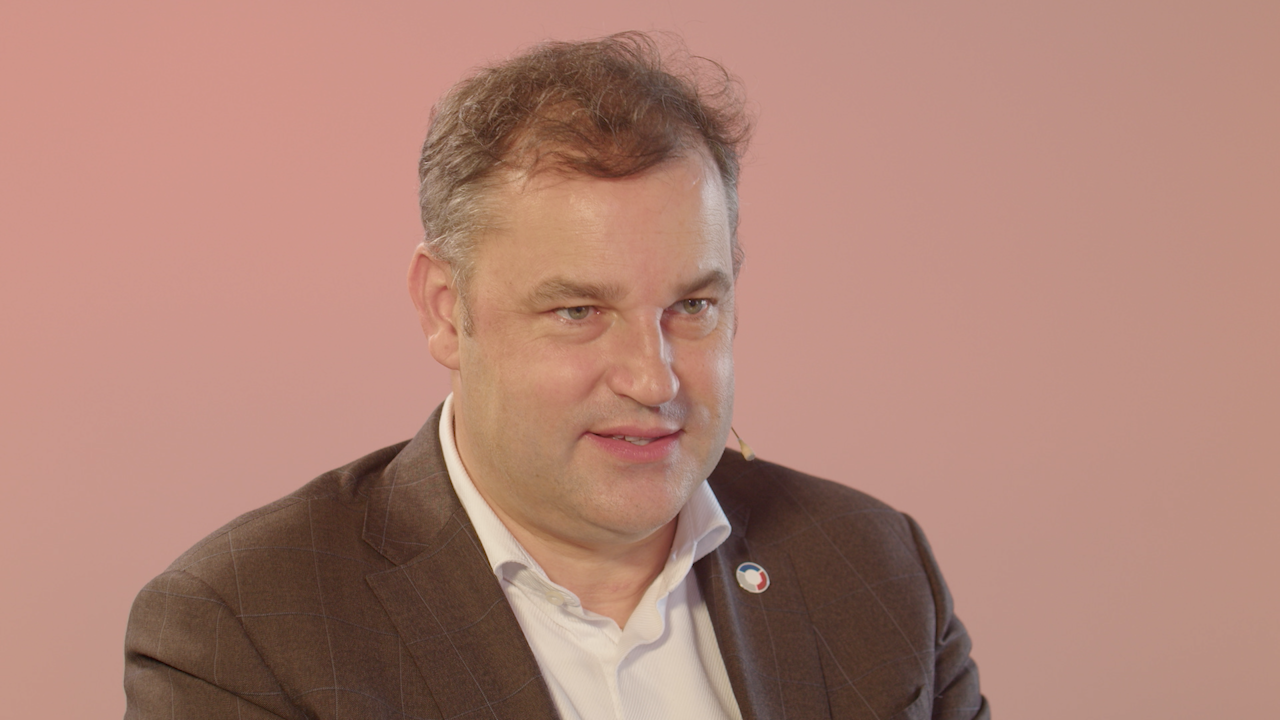 Hampl: Politici žijí v rozpočtových iluzích, musí vystřízlivět, hrozí, že tu vysoký deficit zůstane