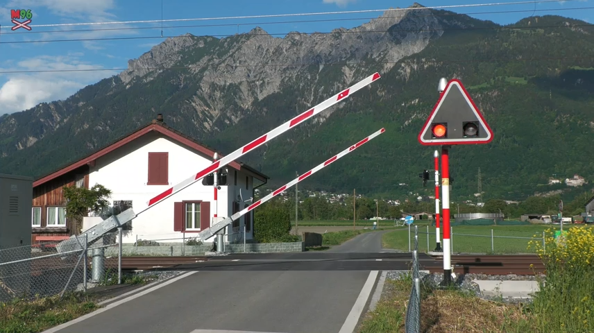 Železniční přejezd Sevelen ve Švýcarsku