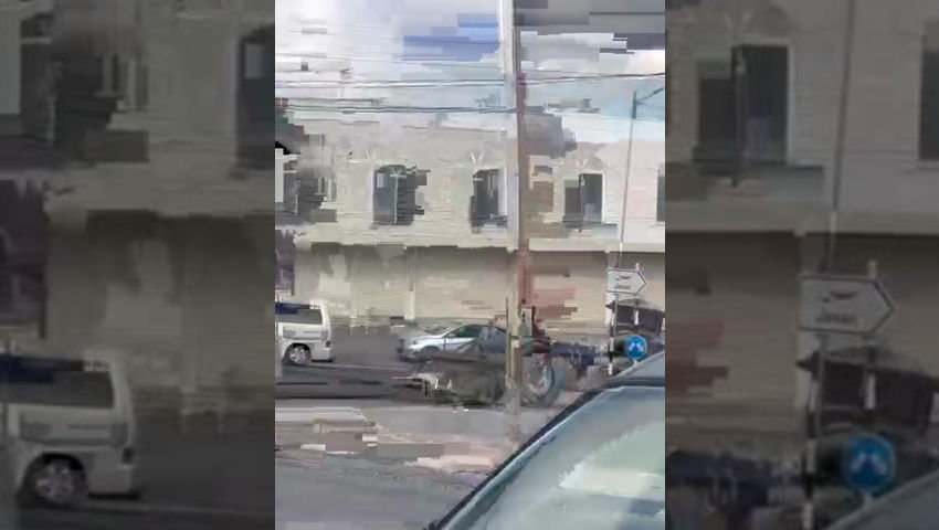 Des soldats israéliens volent le tracteur d’un agriculteur palestinien à Jaba’, au sud de Jénine
