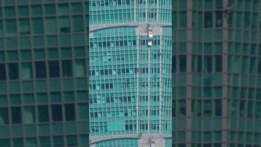 alex_honnold_climbing_taipei_101