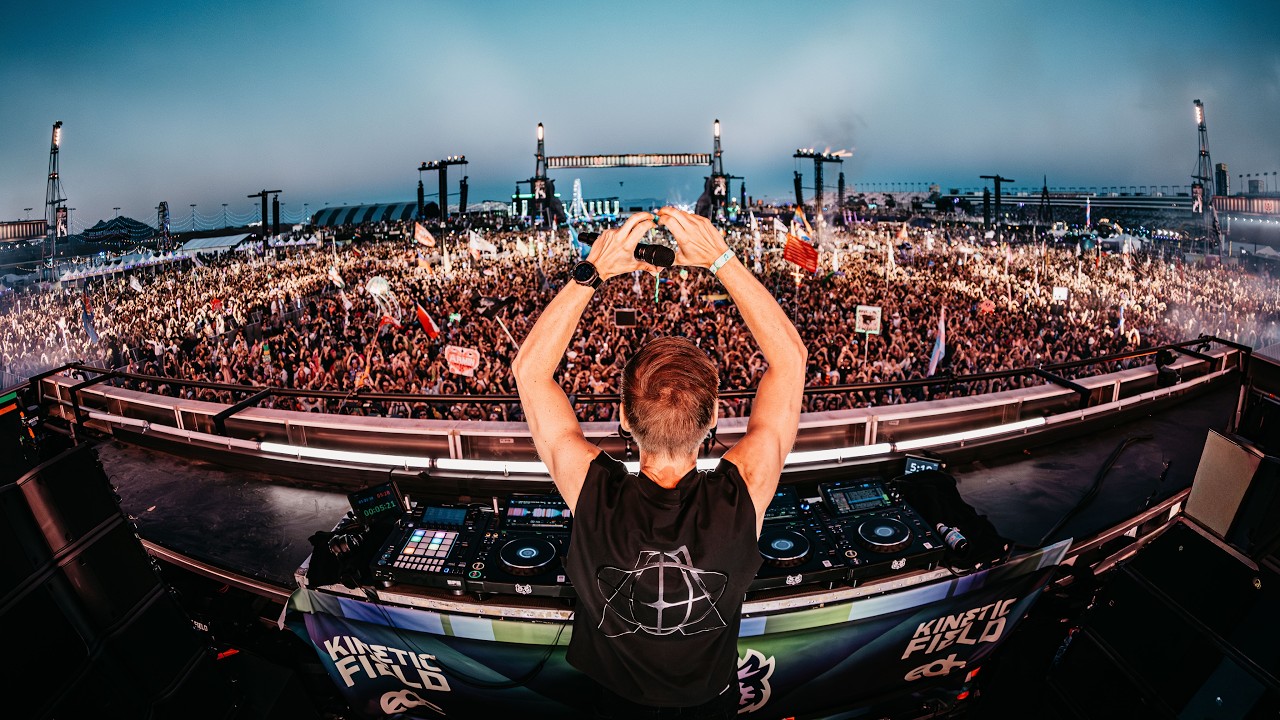 Armin van Buuren live at EDC Las Vegas 2026
