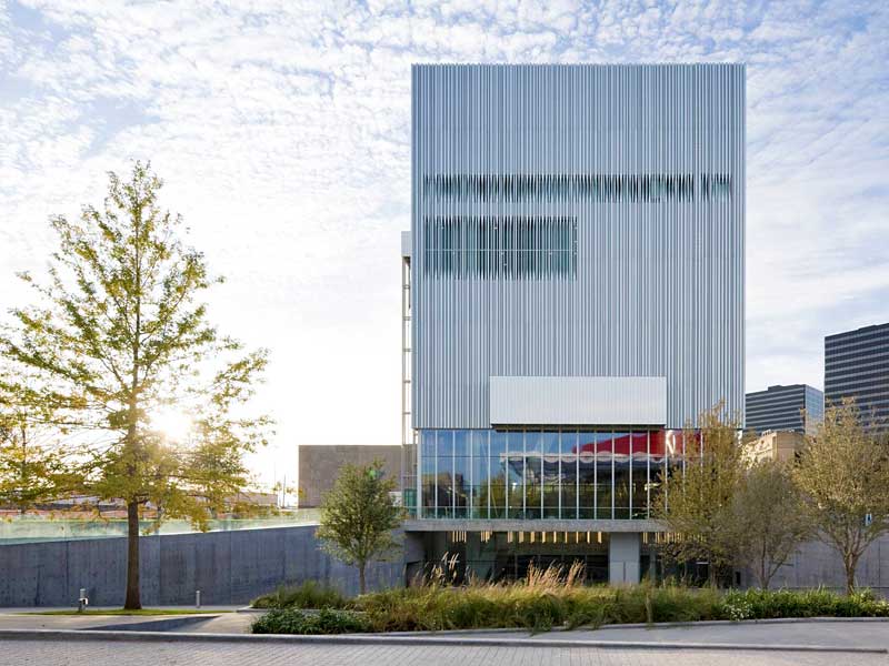 Building a theater that remakes itself