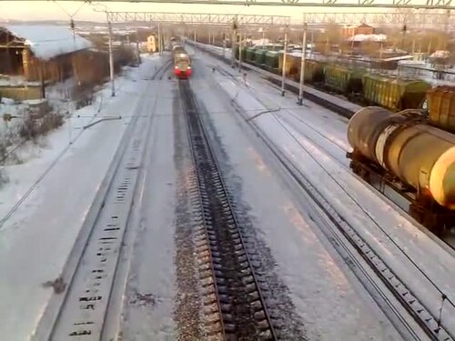 2ES10-003 with freight train from above