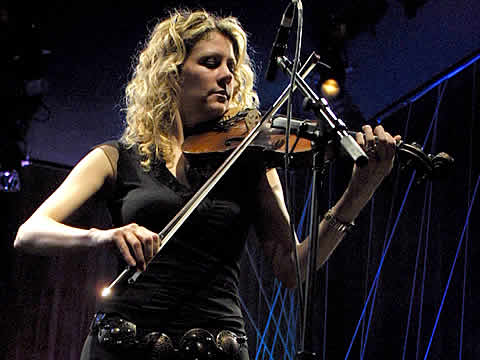 Cape Breton fiddling in reel time