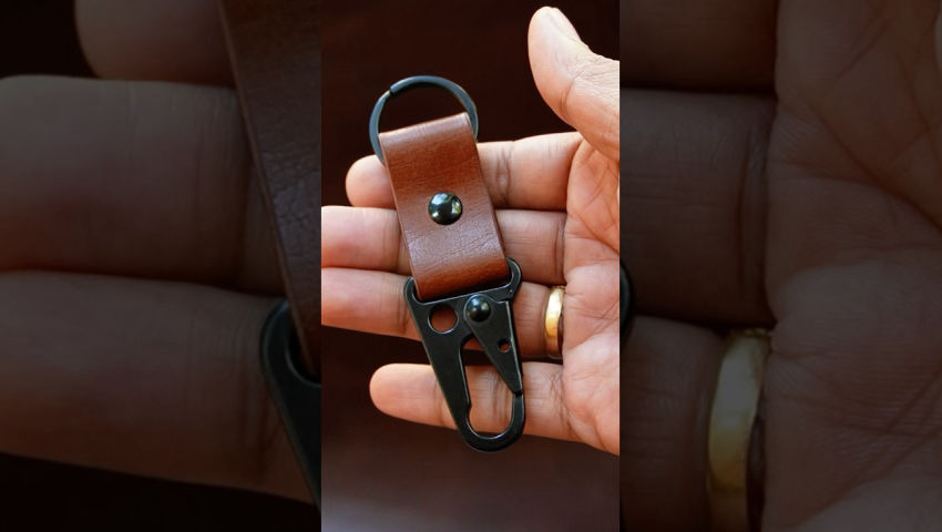 Handmade Leather Keychain #asmr #leather #leathercraft #handmade