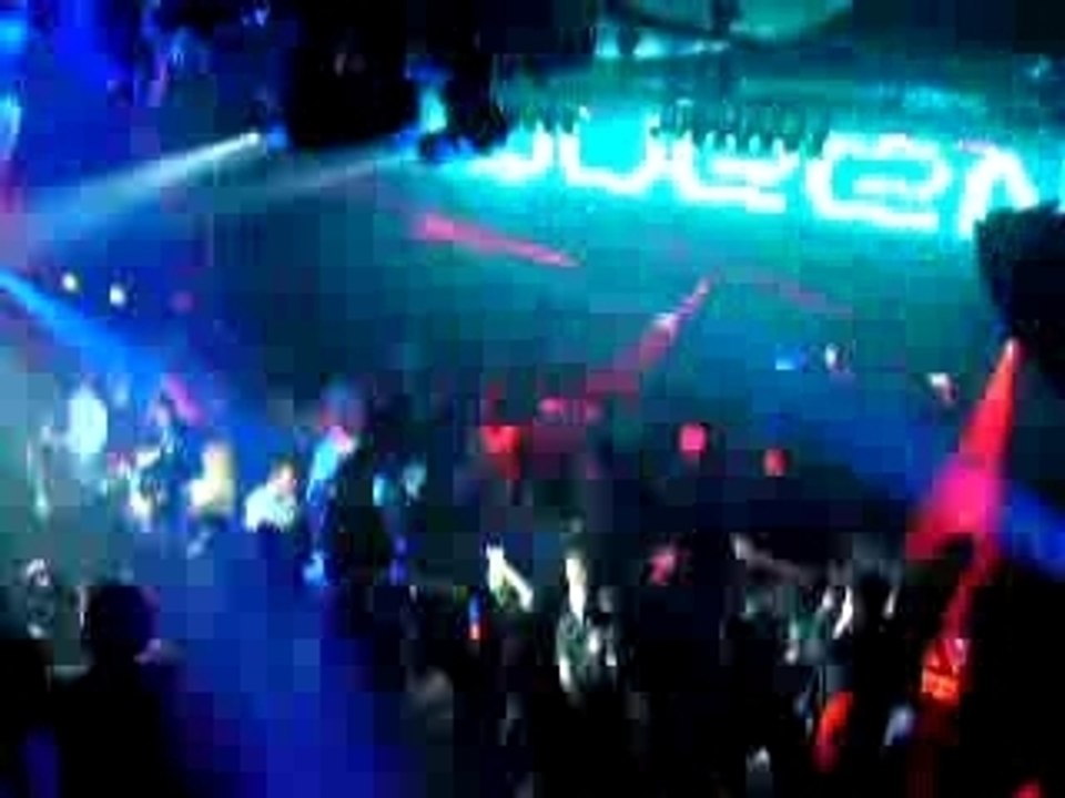 ABOVE & BEYOND LIVE MIX @ QUEEN