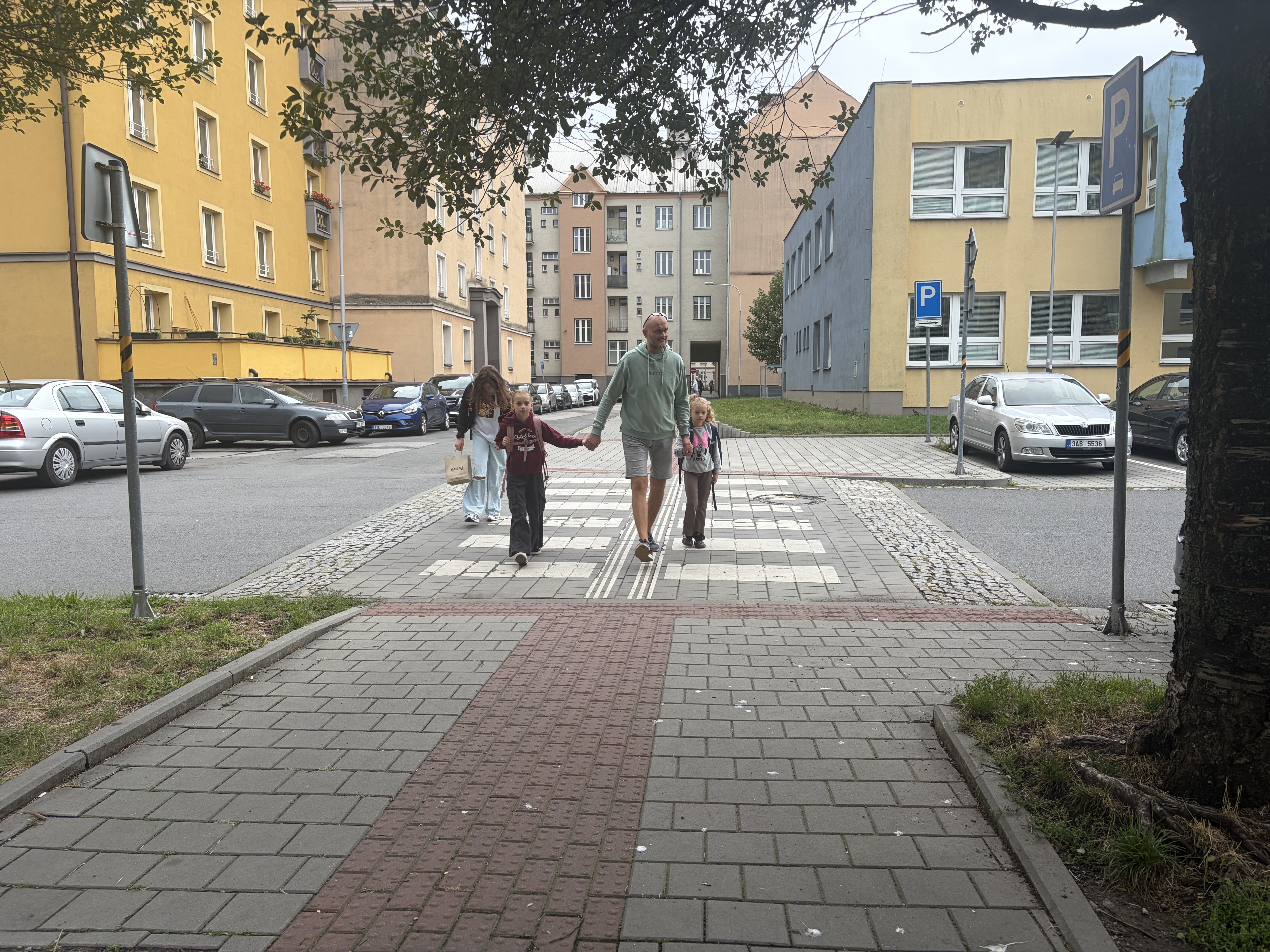 V centru Ostravy zvažují uzavření školní ulice autům. Spustili test, výsledky vyhodnotí s architekty