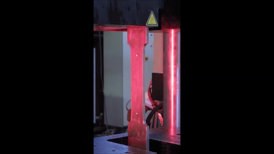 Tensile test - steel sample