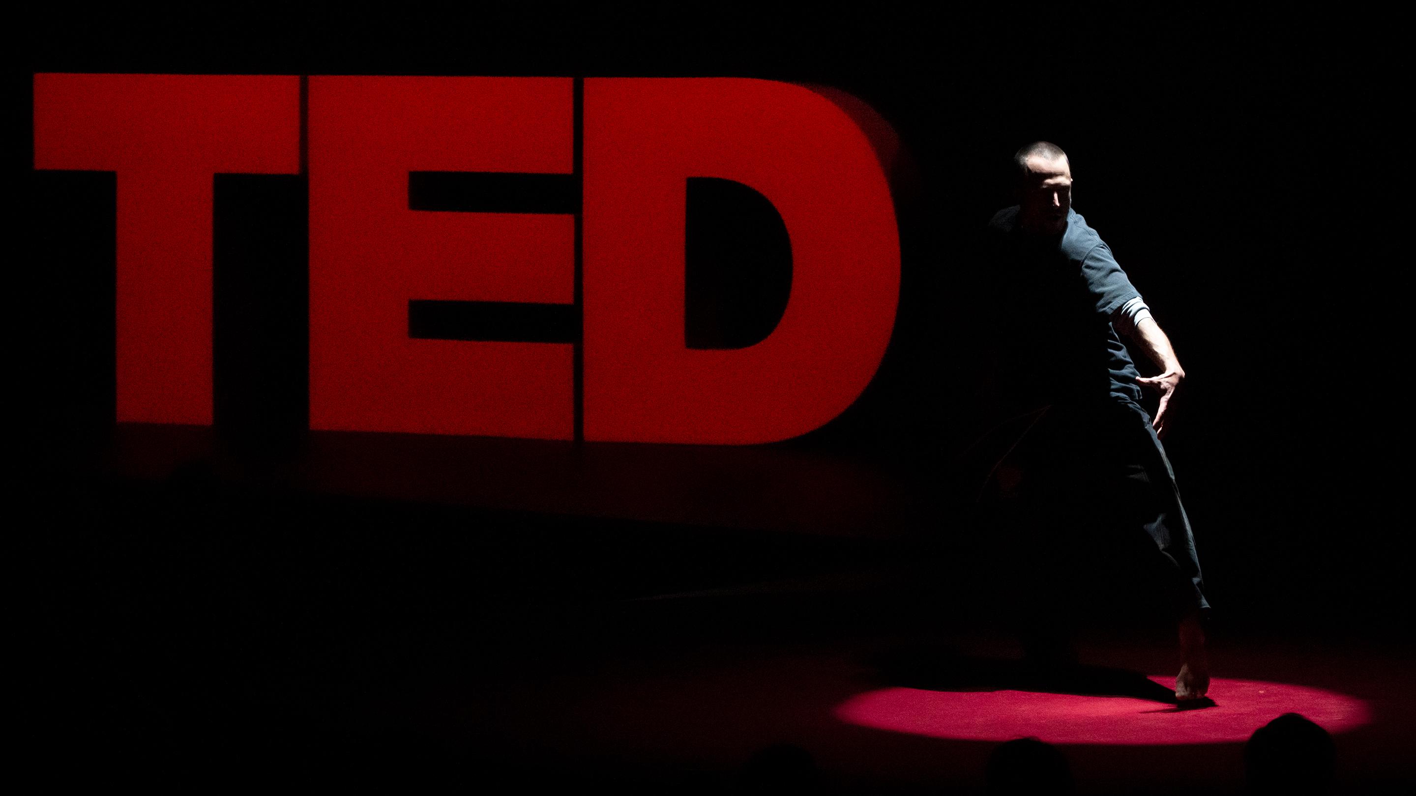 A spine-tingling dance of light and shadow