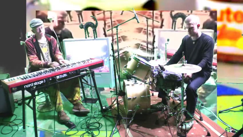 Emanias - LIVE@TV STUDIO - JAM VAN III - 2021-10-15 22-39-51_720p